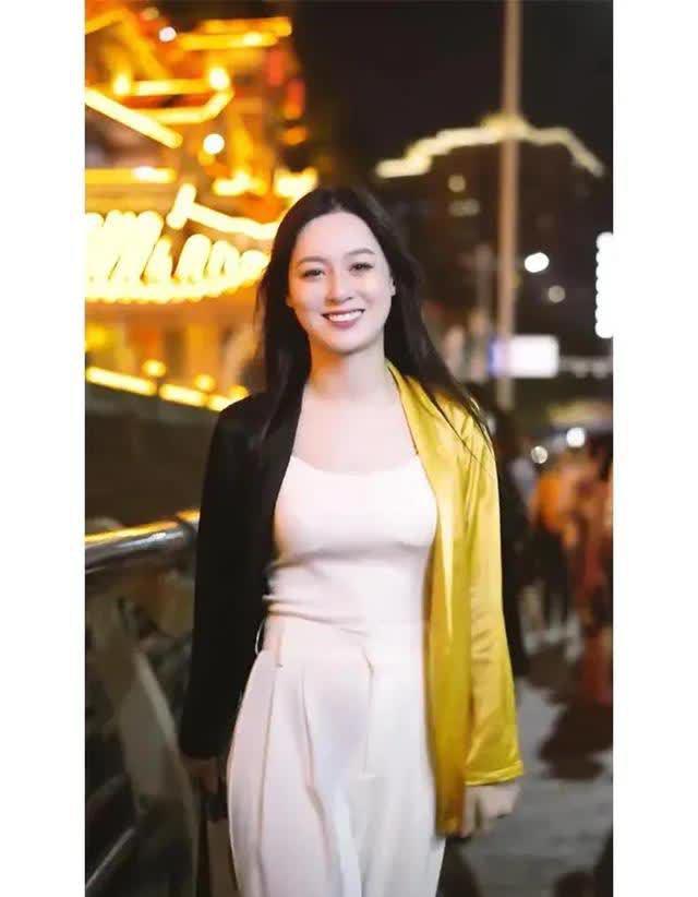 抖音网红张辉映,短视频时代的魅力传播者