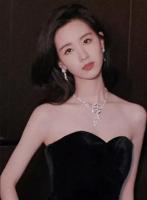 港风清纯女明星,演绎清新脱俗的银幕魅力