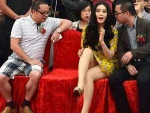 如何坐明星,如何优雅地成为焦点