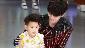 任嘉伦头条日常文案,魅力四溢，粉丝心动不已