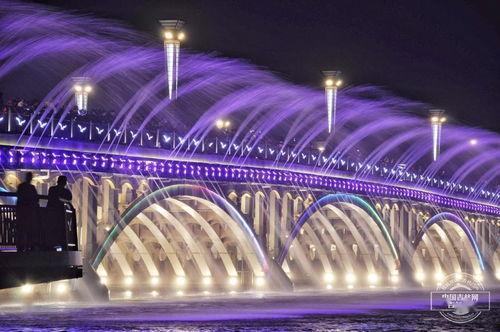 云南曲靖网红喷泉事件,争议与反思的焦点