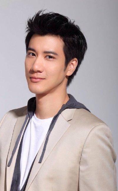 两女一男组合明星,两女一男组合明星的璀璨风采”