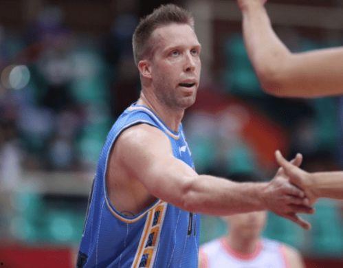 篮球球记者爆料新闻最新,篮球巨星转会内幕，新赛季阵容大揭秘！